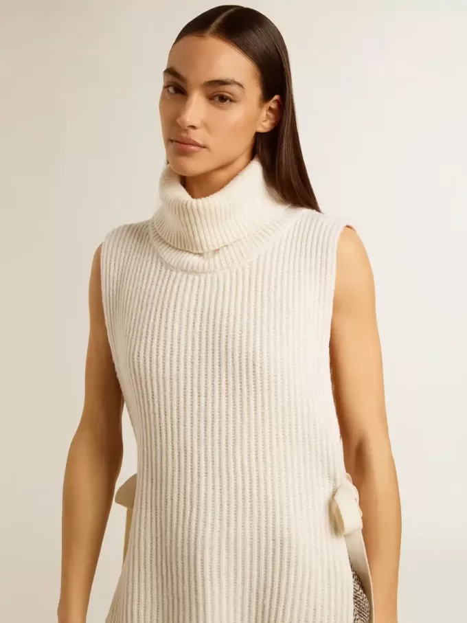 Unisex-Pullover mit hohem Kragen und ohne Ärmel aus gerippter Wolle in Weiß