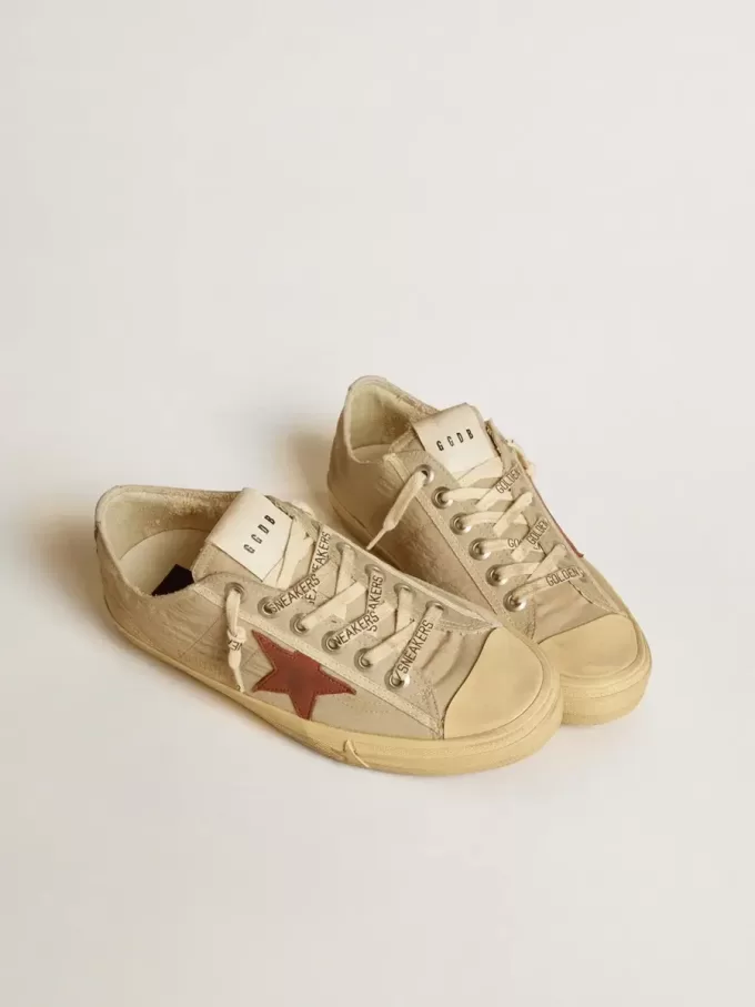V-Star aus quarzfarbenem Nylon mit ziegelrotem Nubuk-Stern