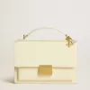 Venezia Tasche aus butterfarbenem Leder mit doppeltem Anhänger