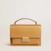 Venezia-Tasche aus ockergelbem geprägtem Leder mit goldenen Details