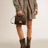 Venezia Tasche aus schwarzem Distressed-Leder mit goldenen Details