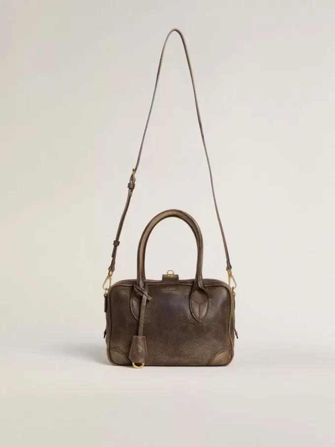 Vita Bag aus braunem Vintage-Leder mit goldenen Details Vita Bag aus braunem Vintage-Leder mit goldenen Details