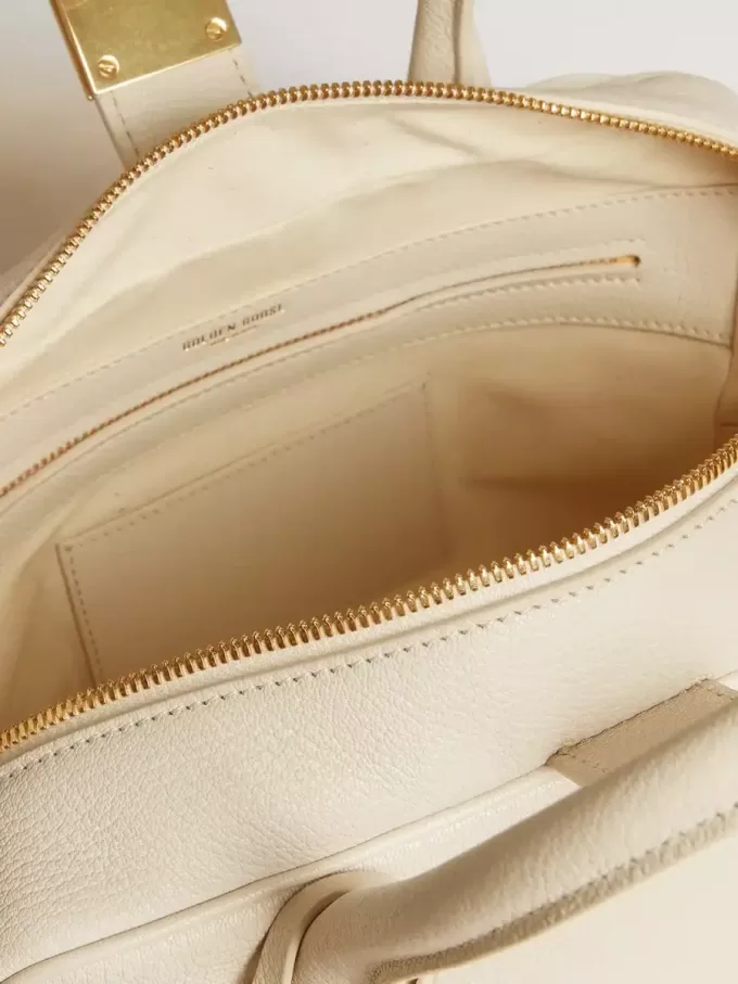 Vita Bag aus butterfarbenem Leder mit goldenen Details