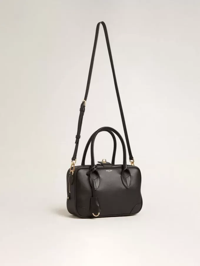 Vita Bag aus glattem schwarzem Leder mit goldenen Details