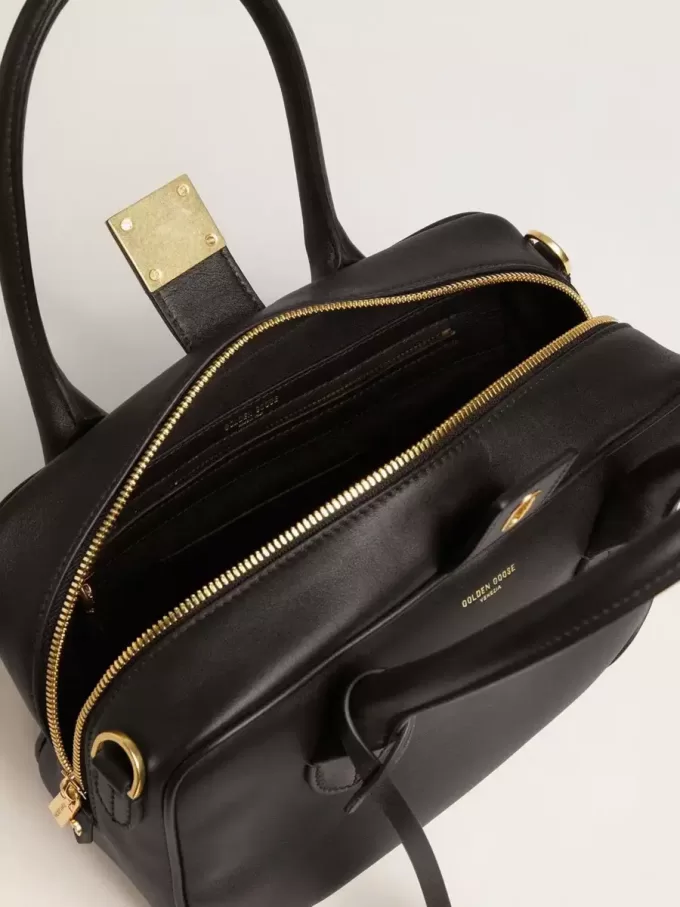 Vita Bag aus glattem schwarzem Leder mit goldenen Details