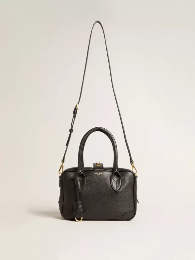 Vita Bag aus schwarzem Schafsleder mit goldenen Details Vita Bag aus schwarzem Schafsleder mit goldenen Details
