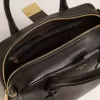 Vita Bag aus schwarzem Schafsleder mit goldenen Details Vita Bag aus schwarzem Schafsleder mit goldenen Details