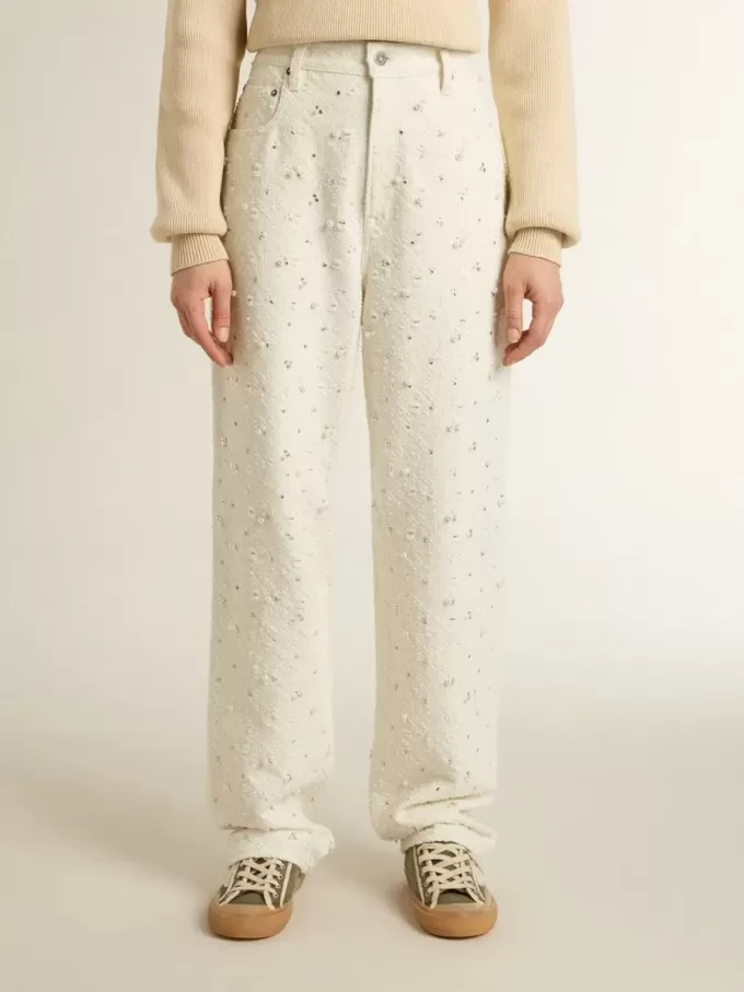 Weiße Jeanshose für Damen mit Perlenstickerei und Kristallen