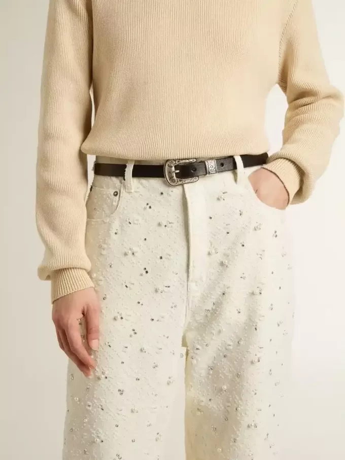 Weiße Jeanshose für Damen mit Perlenstickerei und Kristallen