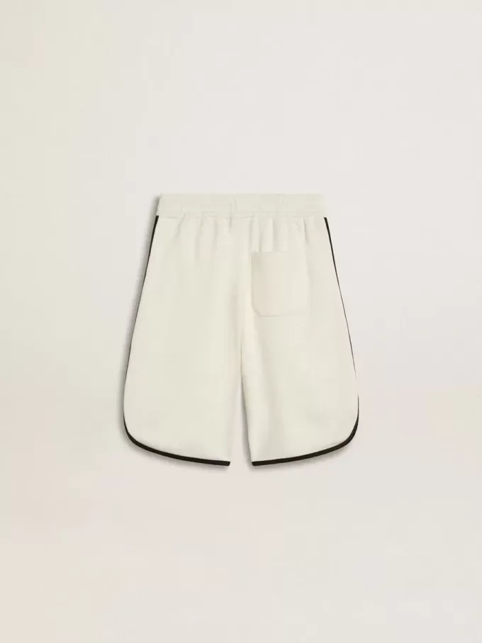 Weiße Shorts für Jungen mit gesticktem Logo