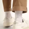 Weiße Socken mit Kristallstern auf der Rückseite Weiße Socken mit Kristallstern auf der Rückseite