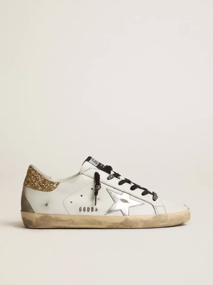 Weiße Super-Star-Damenschuhe aus Leder mit glitzernder Fersenlasche