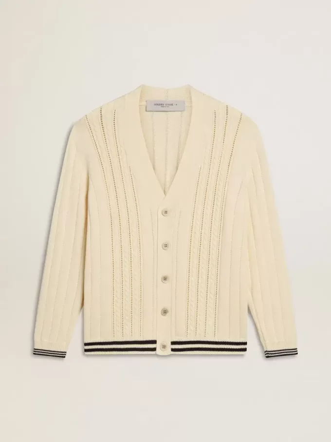 Weißer Baumwollcardigan für Herren mit Zopfmuster und blauen Rippbündchen Weißer Baumwollcardigan für Herren mit Zopfmuster und blauen Rippbündchen