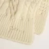 Weißer Wollschal mit Stickerei Weißer Wollschal mit Stickerei