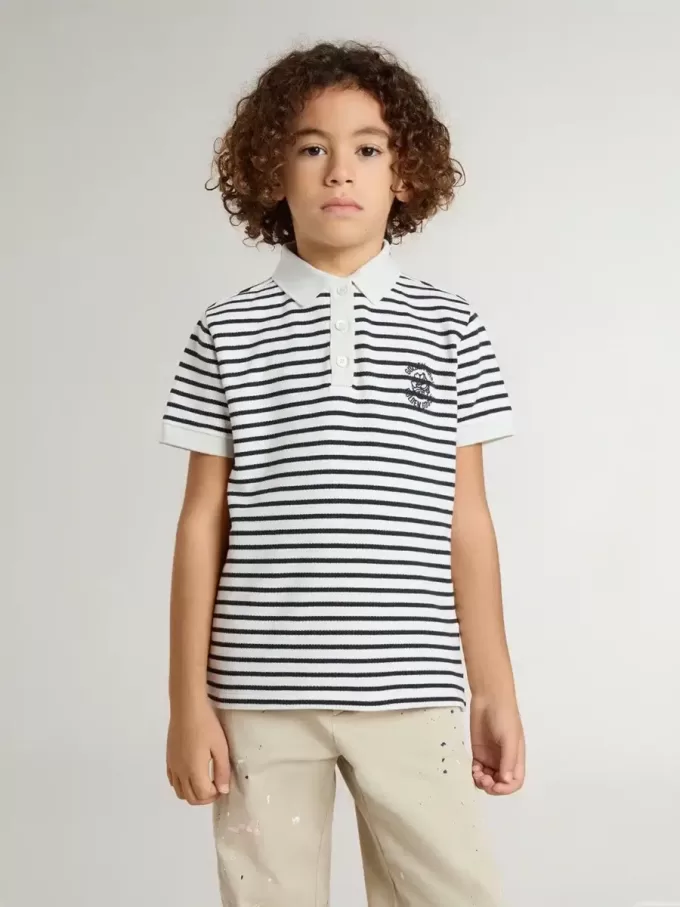 Weißes Baumwoll-Polohemd für Jungen mit marineblauen Streifen und Stickerei