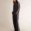 Weißes Damen-T-Shirt mit dunkelblauem Stern auf der Vorderseite