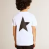 Weißes T-Shirt mit kontrastierendem schwarzem Logo und Stern Weißes T-Shirt mit kontrastierendem schwarzem Logo und Stern