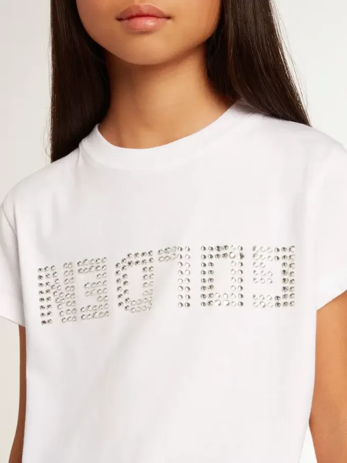 Weißes T-Shirt mit zentralem goldenen Schriftzug aus Kristallen