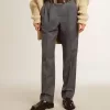 Weite Damenhose aus babyblauer Wolle