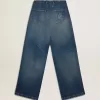 Weite Damenjeans in mittlerer Waschung zum chinesischen Neujahr