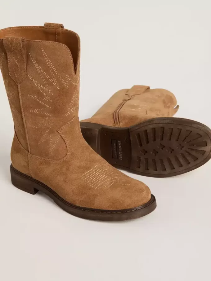 Wish Junior Stiefel aus kamelfarbenem Wildleder mit Sternstickerei Wish Junior Stiefel aus kamelfarbenem Wildleder mit Sternstickerei