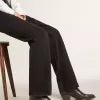 Wish Star Damenstiefel aus schwarzem Leder mit ton-in-ton gesticktem Stern Wish Star Damenstiefel aus schwarzem Leder mit ton-in-ton gesticktem Stern