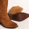 Wish Star Stiefel aus cognacfarbenem Wildleder mit farblich abgestimmtem Stern-Intarsienmuster