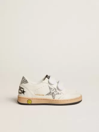 Young Ball Star aus Nappa mit silbernem Glitzerstern und Fersenlasche