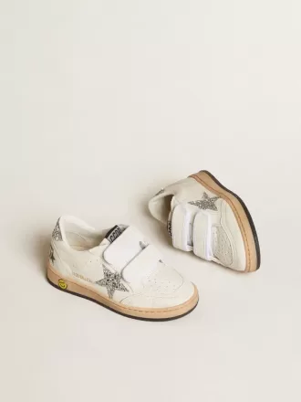 Young Ball Star aus Nappa mit silbernem Glitzerstern und Fersenlasche