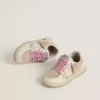 Young Ball Star aus perlfarbenem Wildleder mit Lederstern und Fersenlasche