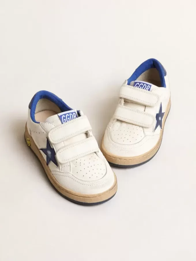 Young Ball Star mit blauem Metallic-Lederstern und Fersenlasche