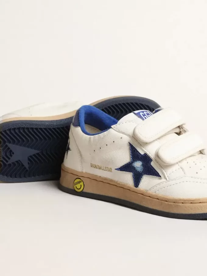 Young Ball Star mit blauem Metallic-Lederstern und Fersenlasche
