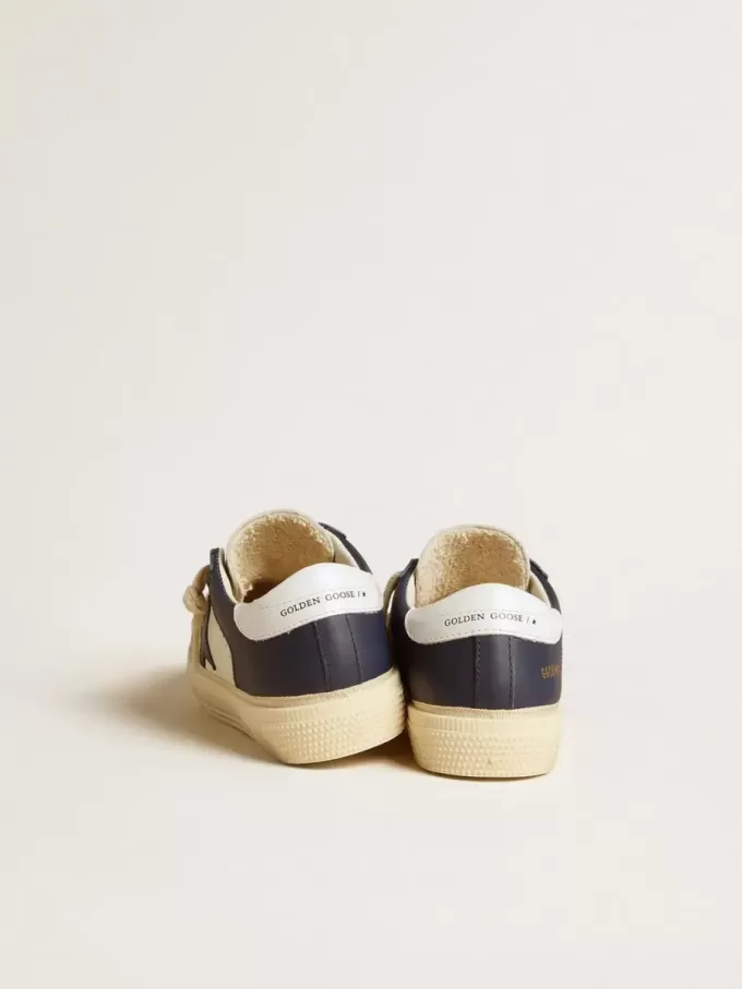 Young May aus weißem und blauem Leder mit Lederstern und Fersenlasche