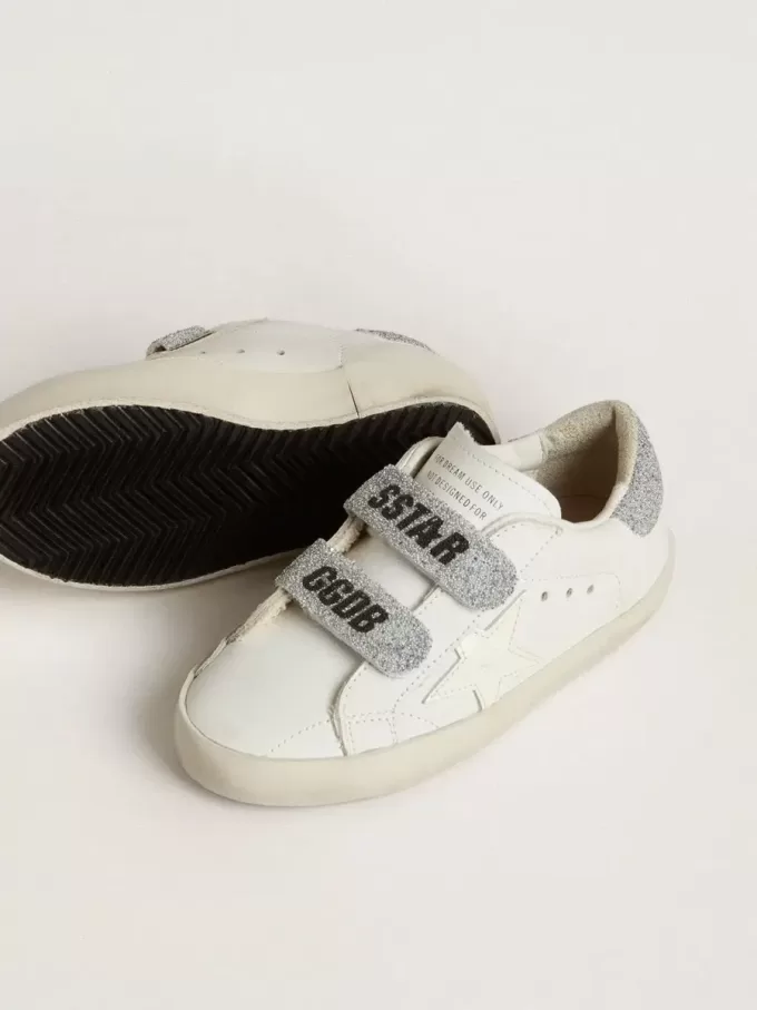 Young Old School aus weißem Leder mit silbernem Swarovski-Kristall-Fersenriemen und Riemen