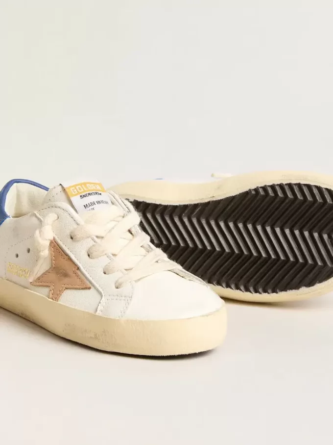 Young Super-Star aus Nappaleder mit beigem Stern und blauer Fersenlasche