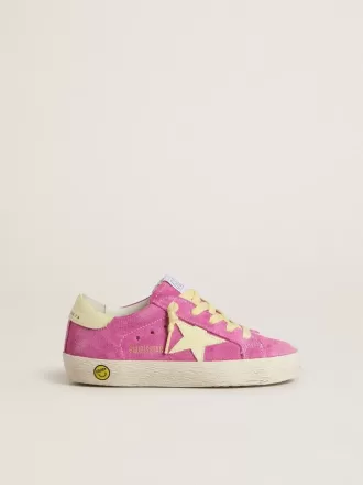 Young Super-Star aus rosa Wildleder mit hellgelbem Stern und Fersenlasche